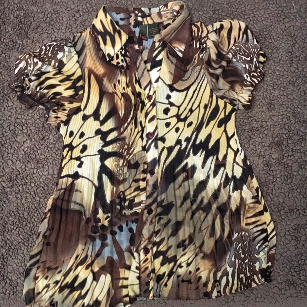 🌺bogo🌺Dress top button down with abstract print